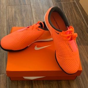 Nike JR Phantom Venom Academy IC